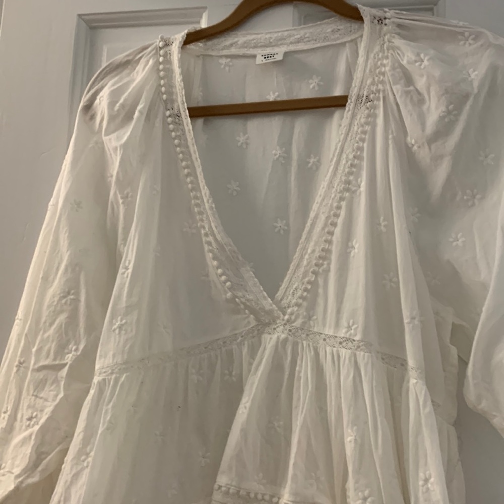Aritzia women’s blouse